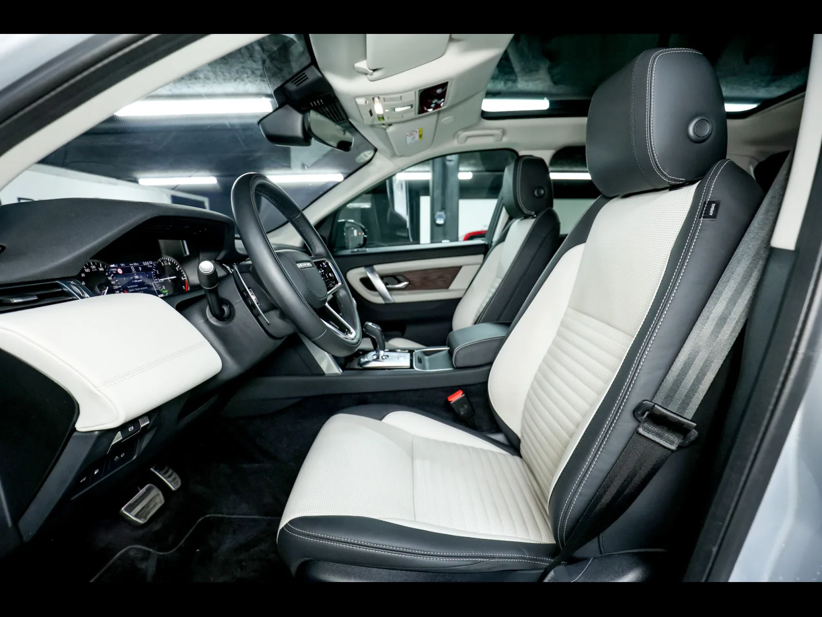 Land Rover Discovery Sport HSE P300E PHEV AWD PACK R-DYNAMIC - Photo 1