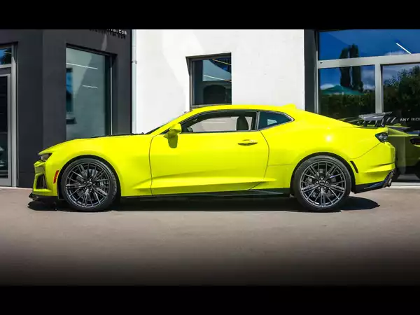 Chevrolet Camaro ZL1 6.2 V8 RWD - Photo 2