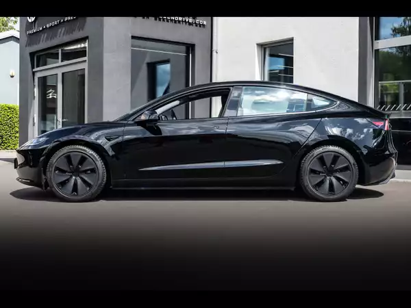 Tesla Model 3 HIGHLAND PREMIUM RWD - Photo 2