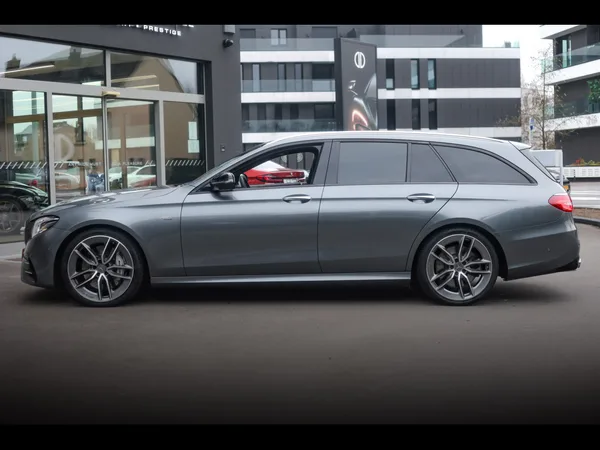Mercedes-Benz E 53 AMG T-MODELL 4MATIC+ - Photo 2