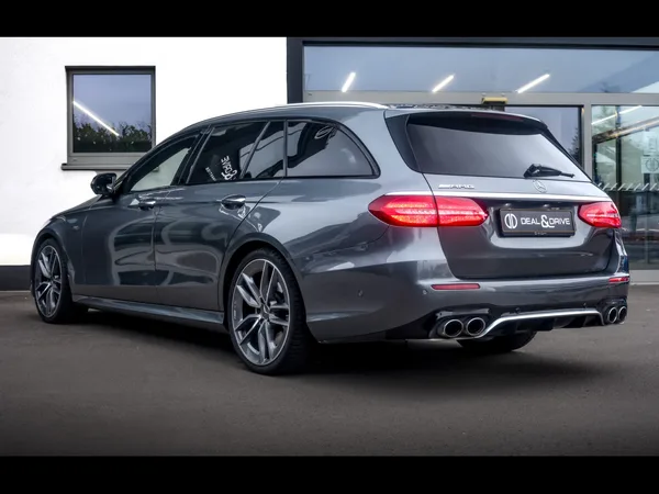 Mercedes-Benz E 53 AMG T-MODELL 4MATIC+ - Photo 2