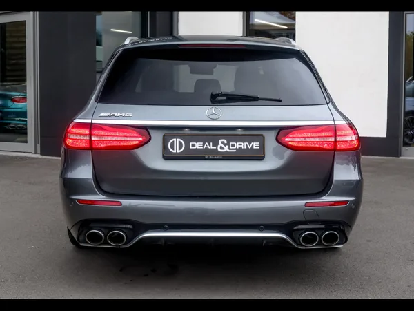 Mercedes-Benz E 53 AMG T-MODELL 4MATIC+ - Photo 3
