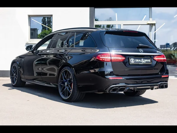 Mercedes-Benz E 63 AMG S T-MODELL (612 CH) - Photo 2