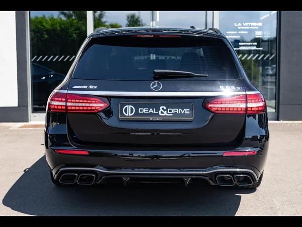 Mercedes-Benz E 63 AMG S T-MODELL (612 CH) - Photo 3