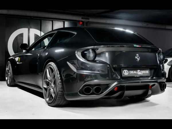 Ferrari FF 6.2 V12 4RM (661 CH) - Photo 2