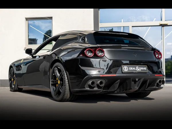 Ferrari GTC4Lusso 6.3 V12 (690 CH) - Photo 2