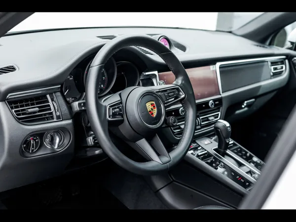 Porsche Macan III GTS PDK - Photo 2