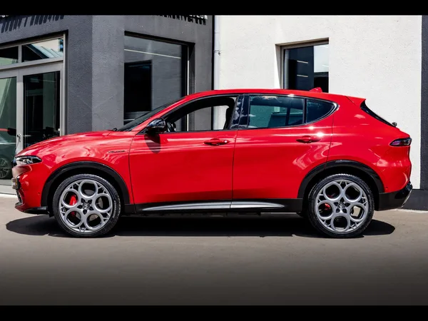 Alfa Romeo Tonale VELOCE 1.5 MILD-HYBRID TCT - Photo 2