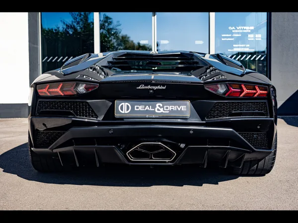Lamborghini Aventador S COUPE 6.5 V12 (740 CH) - Photo 3