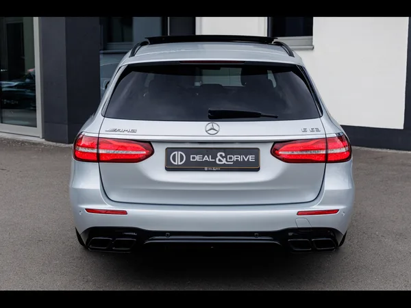 Mercedes-Benz E 63 AMG T-MODELL 4MATIC+ - Photo 3