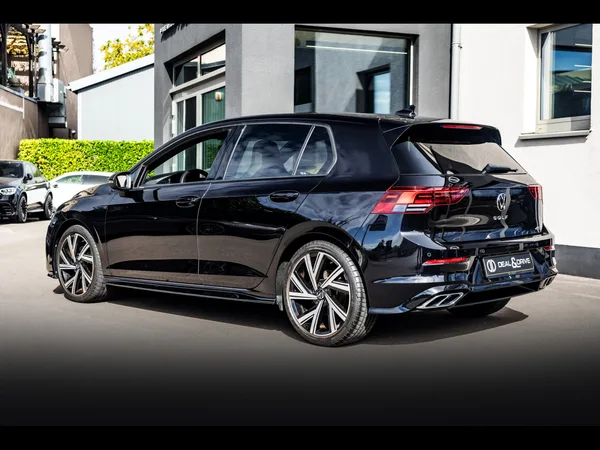 Volkswagen Golf VIII 1.5 eTSI R-LINE DSG7 - Photo 2