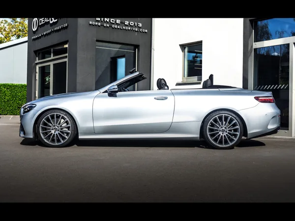 Mercedes-Benz E 300 CABRIOLET AMG-LINE - Photo 2