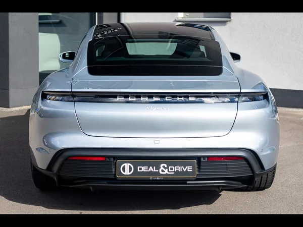 Porsche Taycan (408 CH) - Photo 3