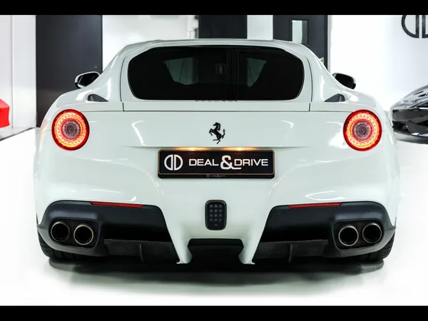 Ferrari F12 Berlinetta 6.3 V12 F1 - Photo 3