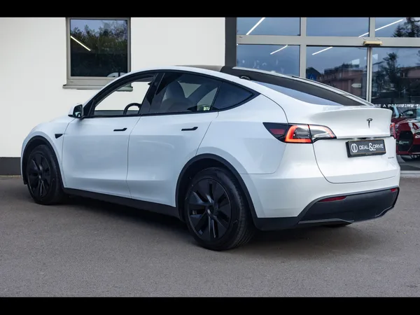 Tesla Model Y LONG RANGE DUAL MOTOR AWD I AUTOPILOT - Photo 2