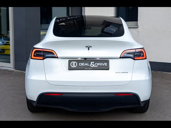Tesla Model Y LONG RANGE DUAL MOTOR AWD I AUTOPILOT - Photo 3