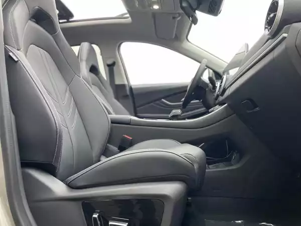 Forthing T5 Evo 1.5 Turbo Auto - Photo 3