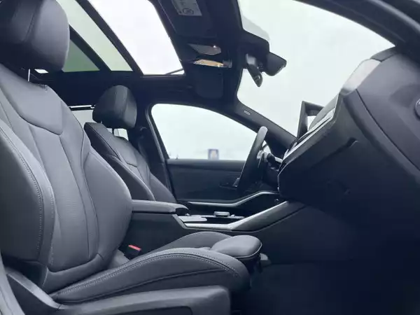 BMW 320 xDrive M Auto Frozen blue - Photo 3