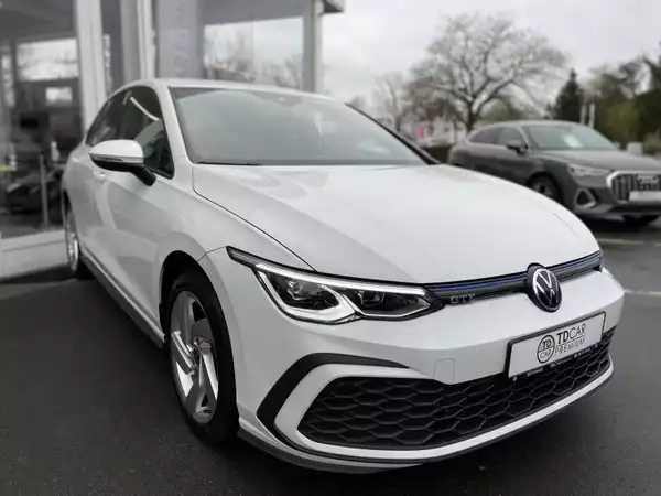 Volkswagen Golf 8 GTE 1.4 TSI 245CV DSG - Photo 2