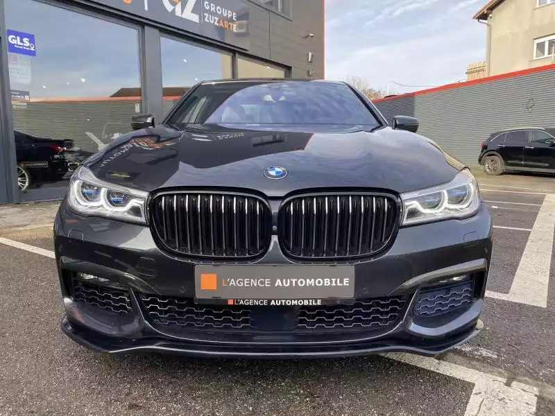 BMW 750 XDrive - Photo 1