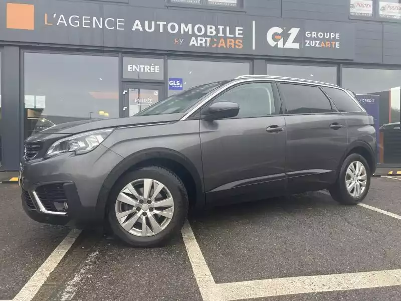 Peugeot 5008 7 places - Photo 1