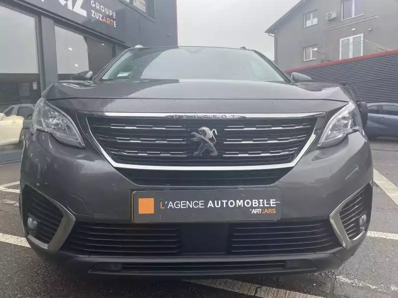 Peugeot 5008 7 places - Photo 1