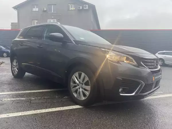 Peugeot 5008 7 places - Photo 3
