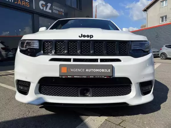 Jeep Grand Cherokee SRT8 - Photo 2