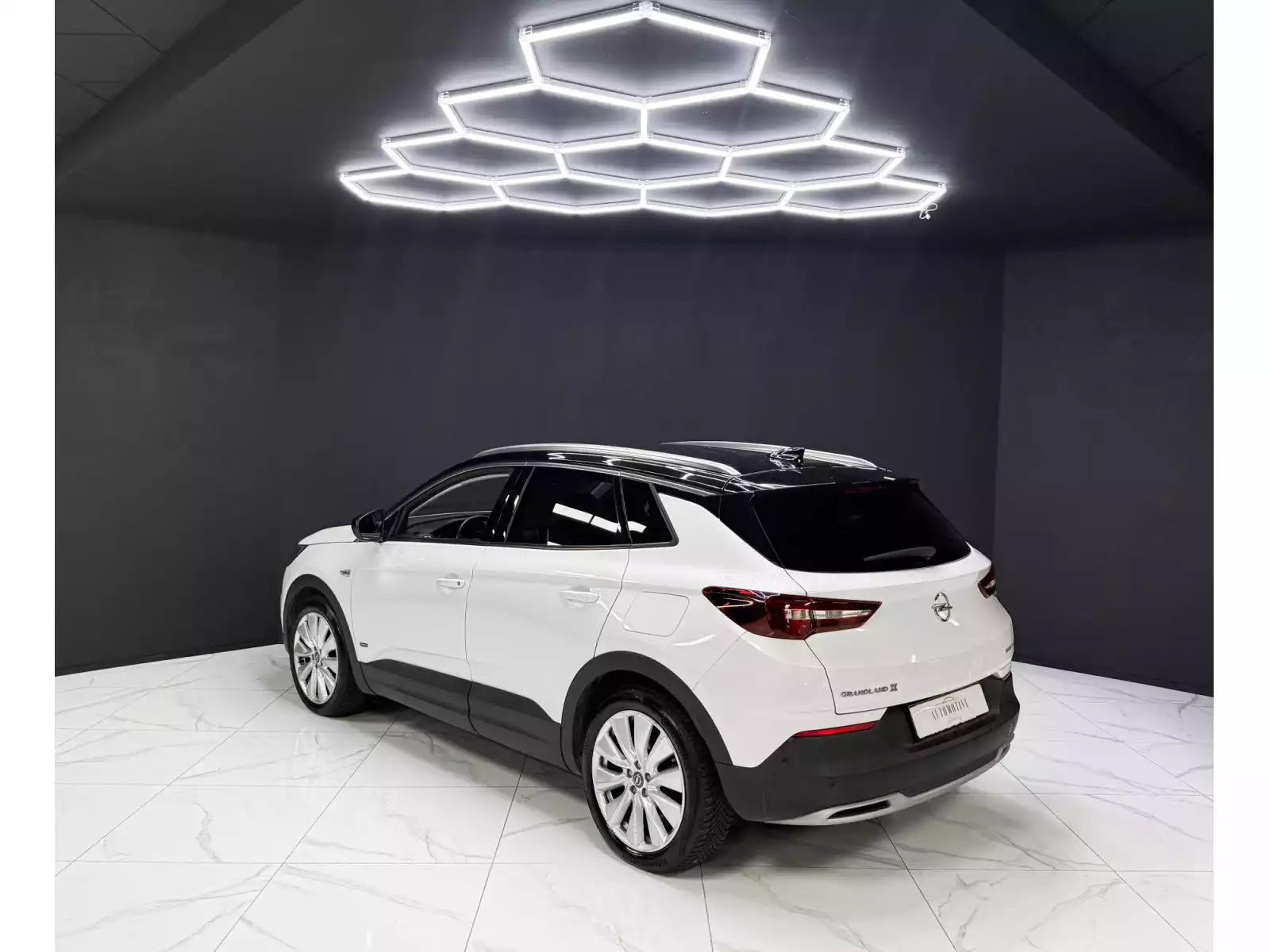 Opel Grandland X Hybrid4 300 Ultimate - Photo 1