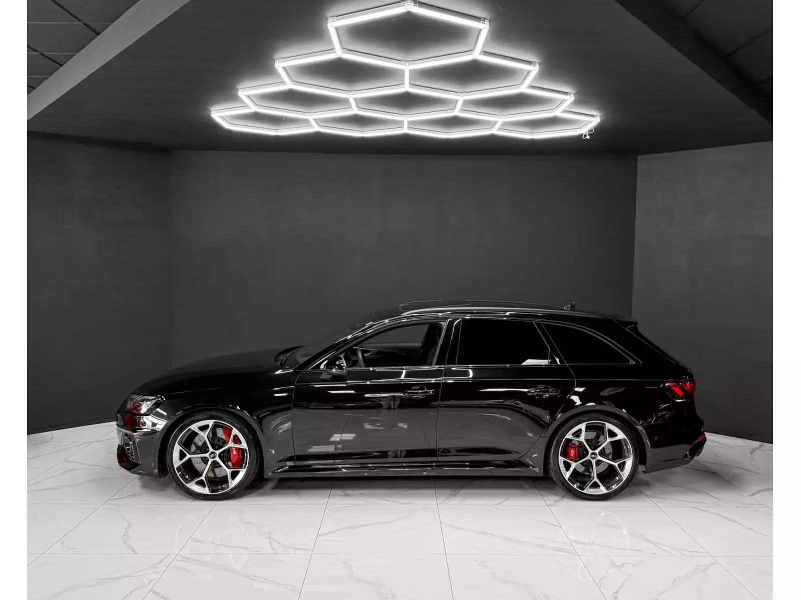 Audi RS4 COMPETITION - Photo 1