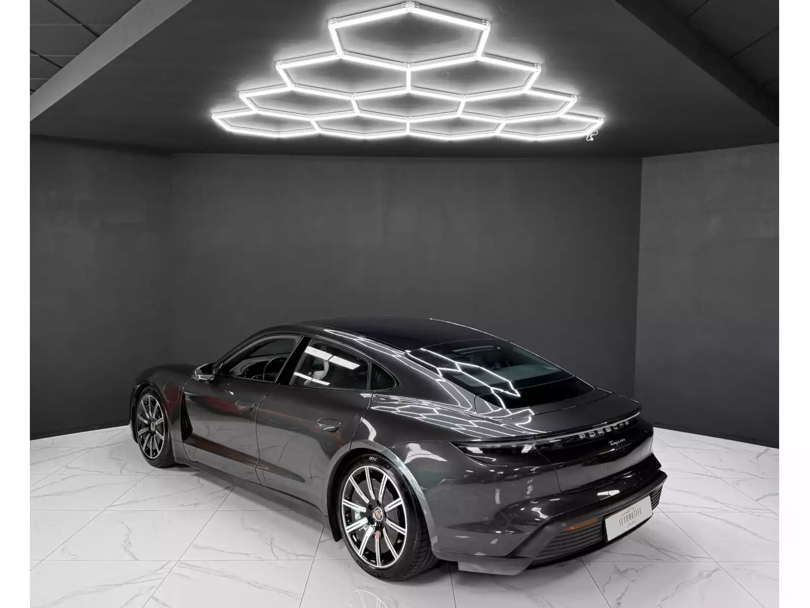 Porsche Taycan PERFORMANCE / PPF / APPROVED / 5-SEATS / BOSE - Photo 1