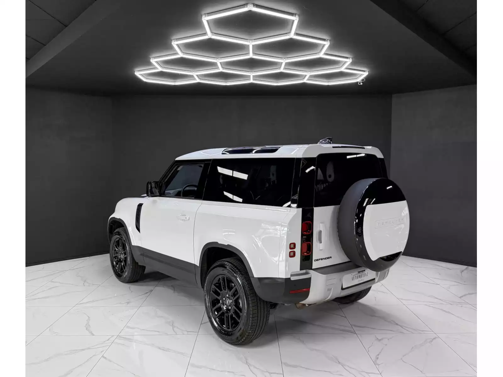 Land Rover Defender 90 D200 S WARRANTY 2030 - Photo 1