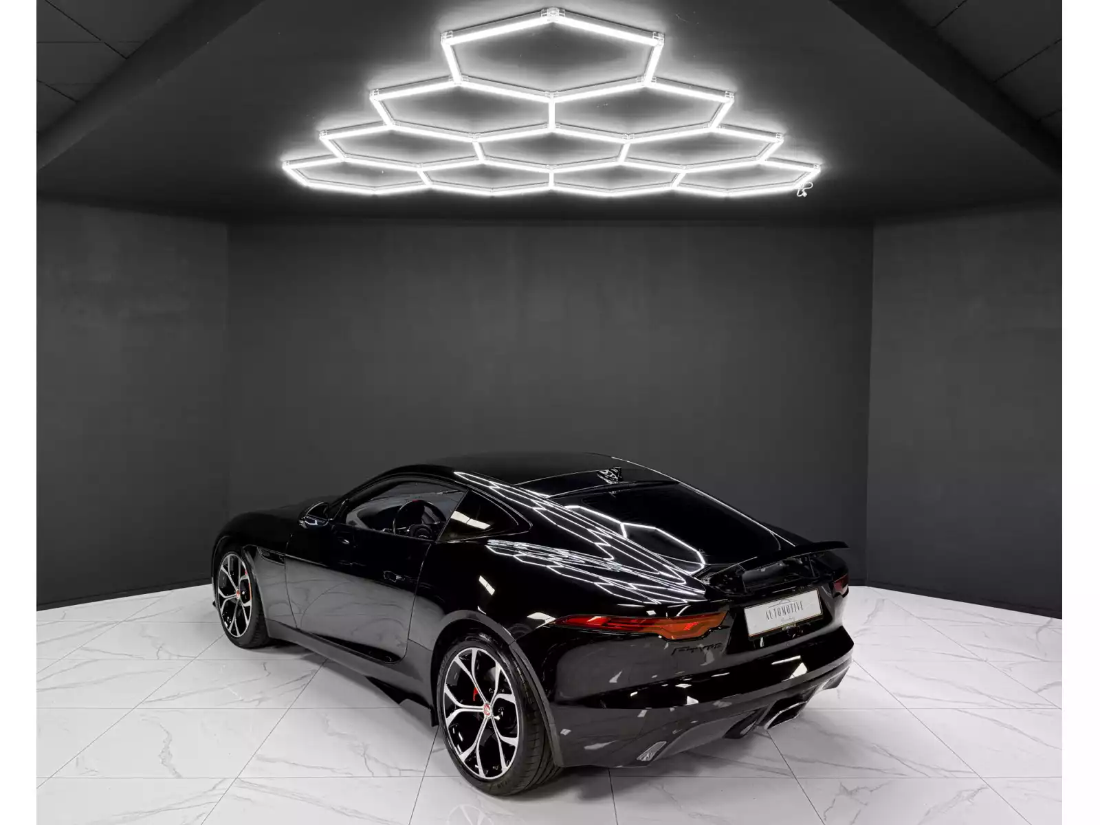 Jaguar F-Type P300 - Photo 1