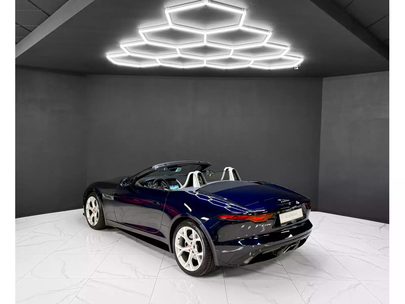 Jaguar F-Type P300 Cabriolet R-Dynamic / Meridian / LED / 1.Hand - Photo 1