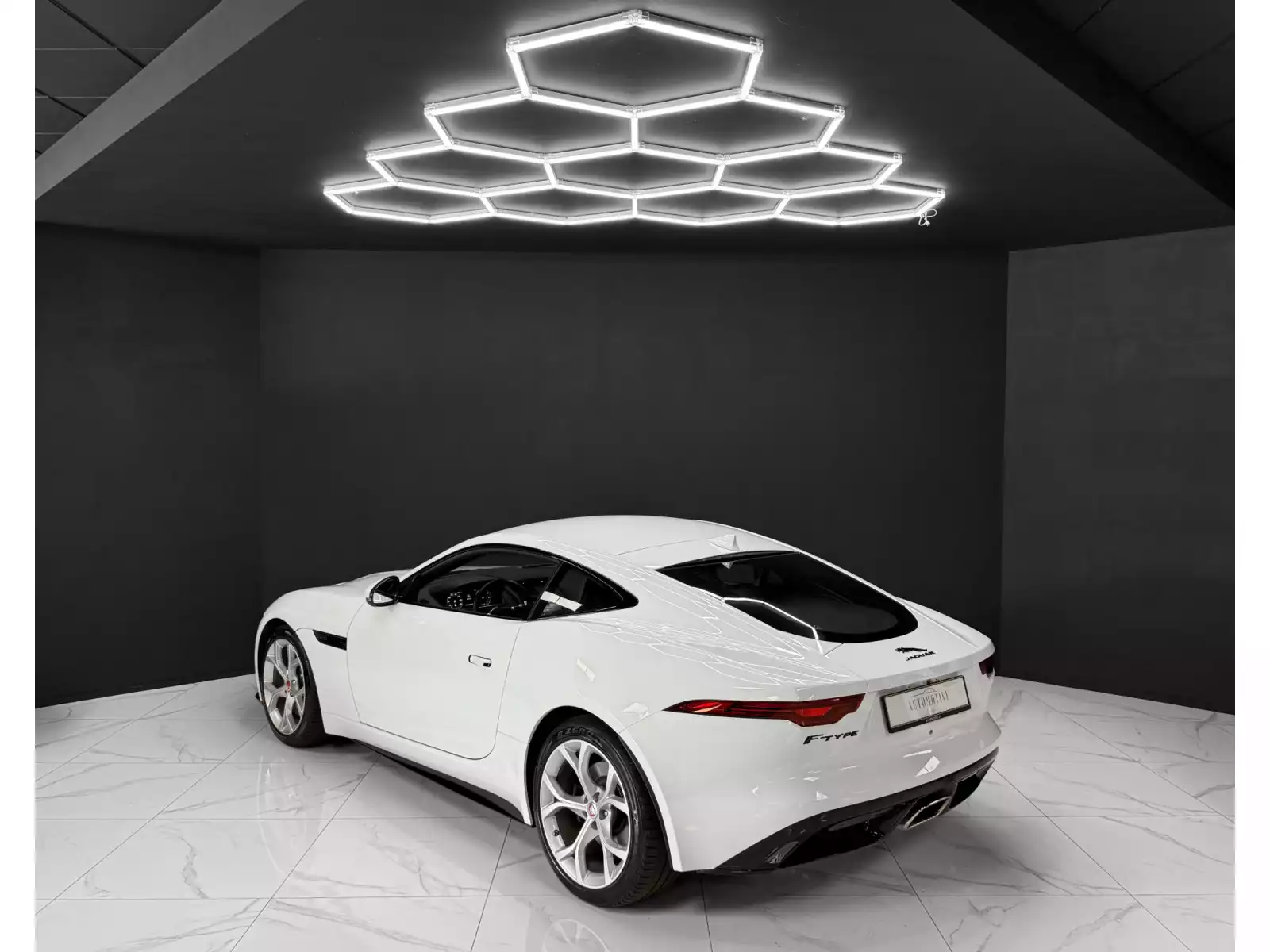 Jaguar F-Type P300 Coupe R-Dynamic / Meridian / LED / 1.Hand - Photo 1