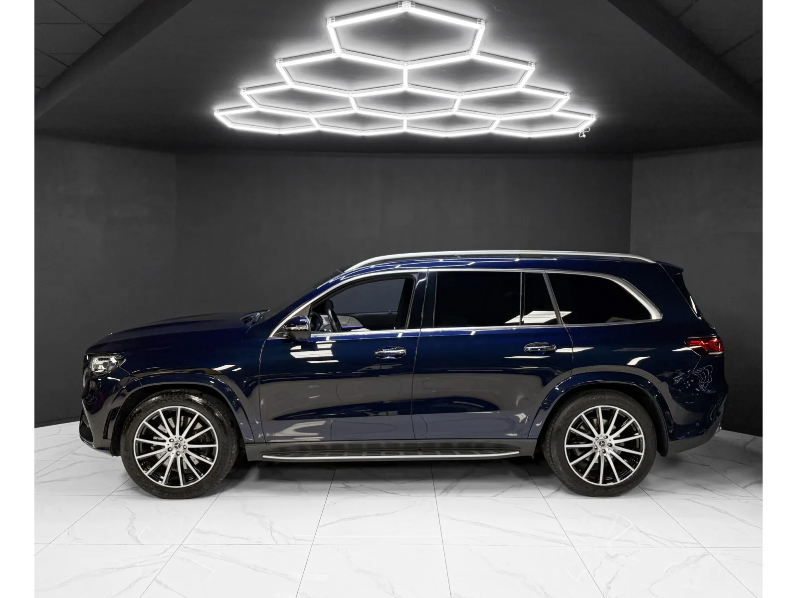 Mercedes-Benz GLS 400 d AMG Line 7 seats FULL - Photo 1