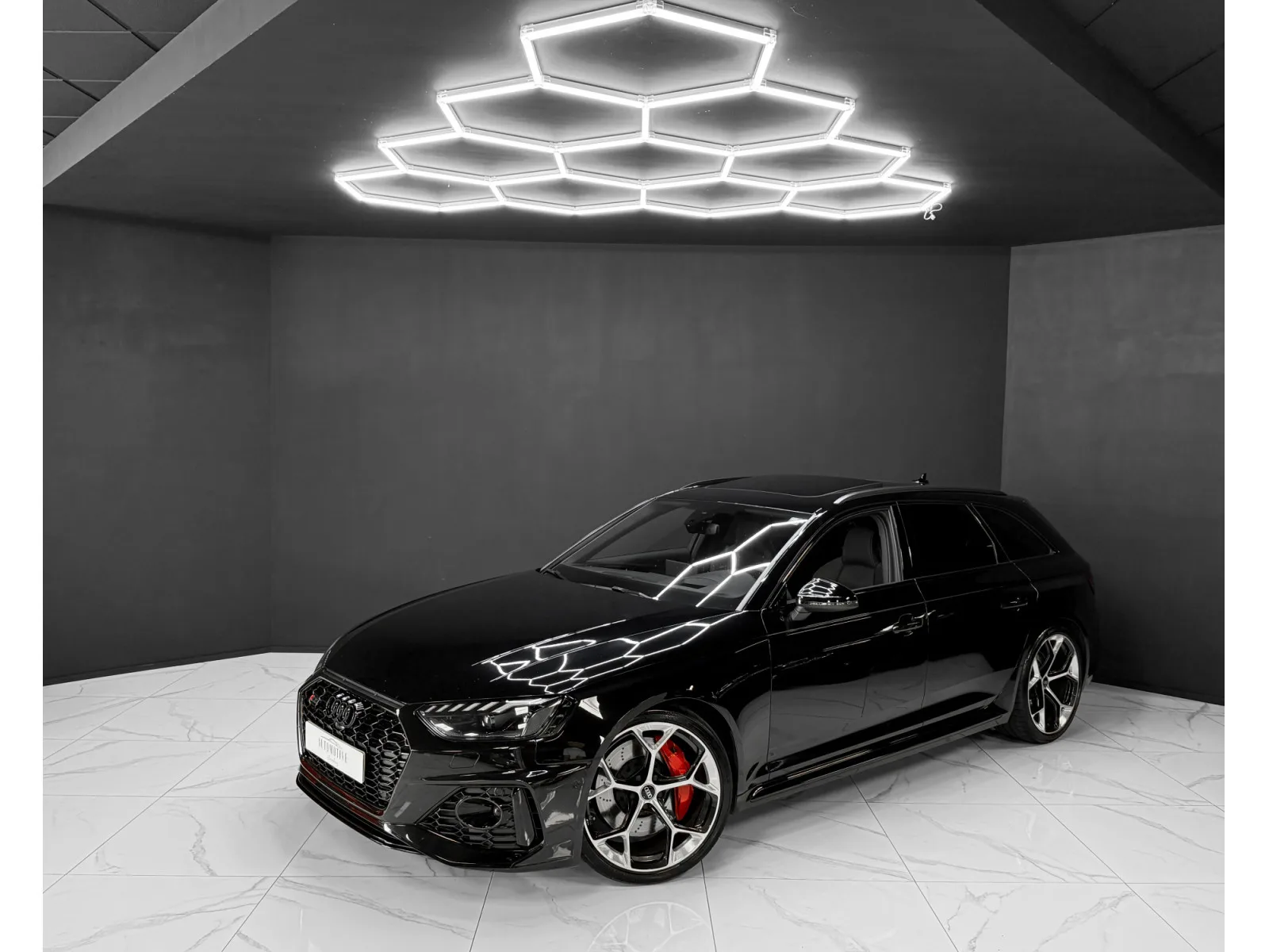 Audi RS4 COMPETITION - Photo 1