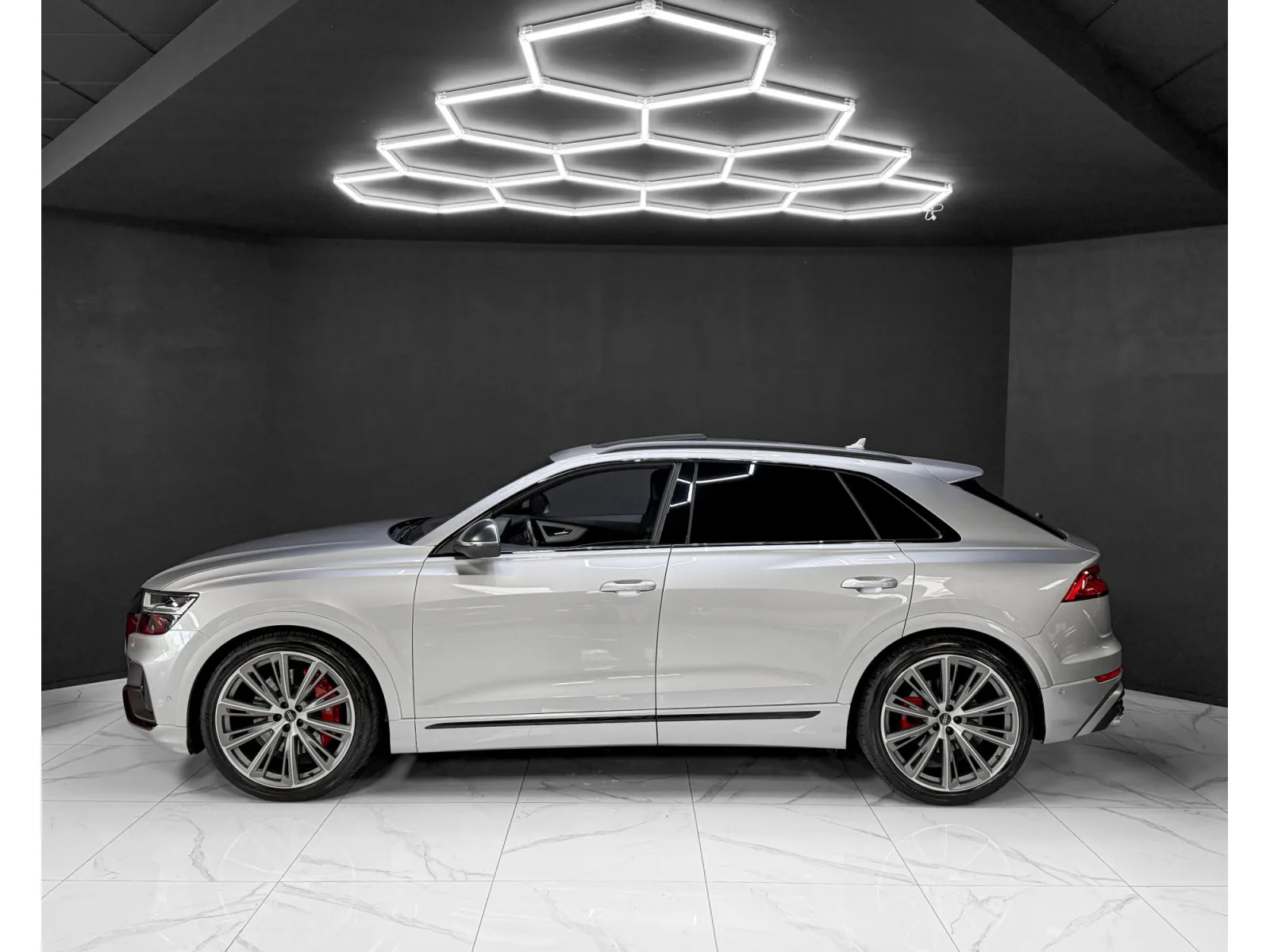 Audi SQ8 4.0 TFSI / REAR-AXLE / B&O / PANO / HEAD-UP / - Photo 1