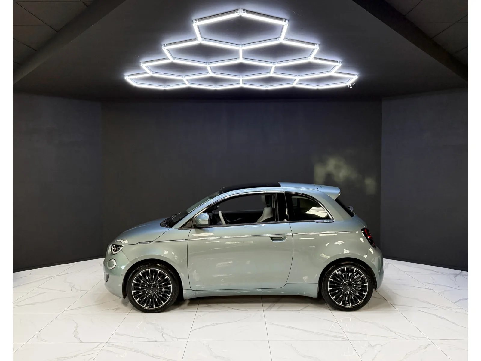 Fiat 500e La Prima 3+1 ACC / CO-Driver 42 kWh - Photo 1