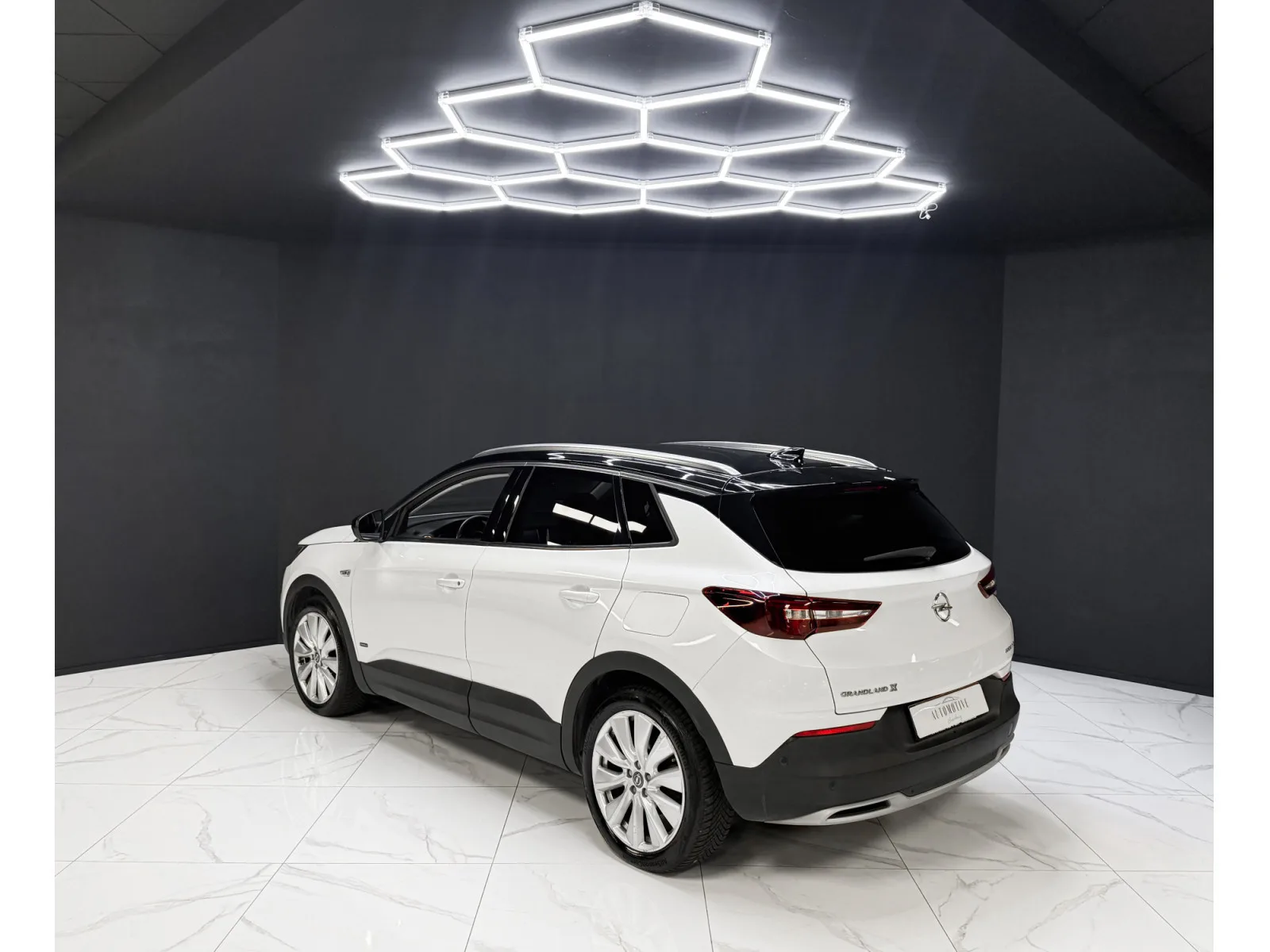 Opel Grandland X Hybrid4 300 Ultimate - Photo 1