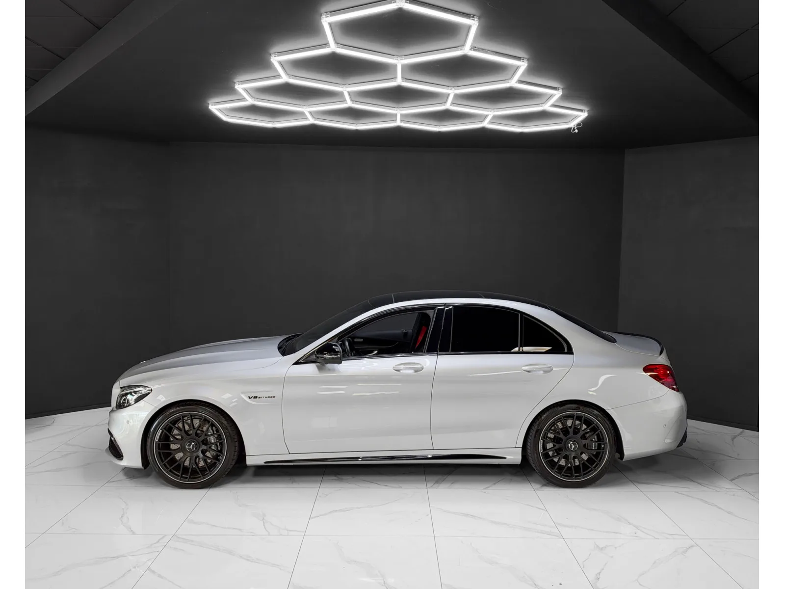 Mercedes-Benz C 63 AMG V8 / FULL SERVICE / BURMESTER / 360 / PANO - Photo 1