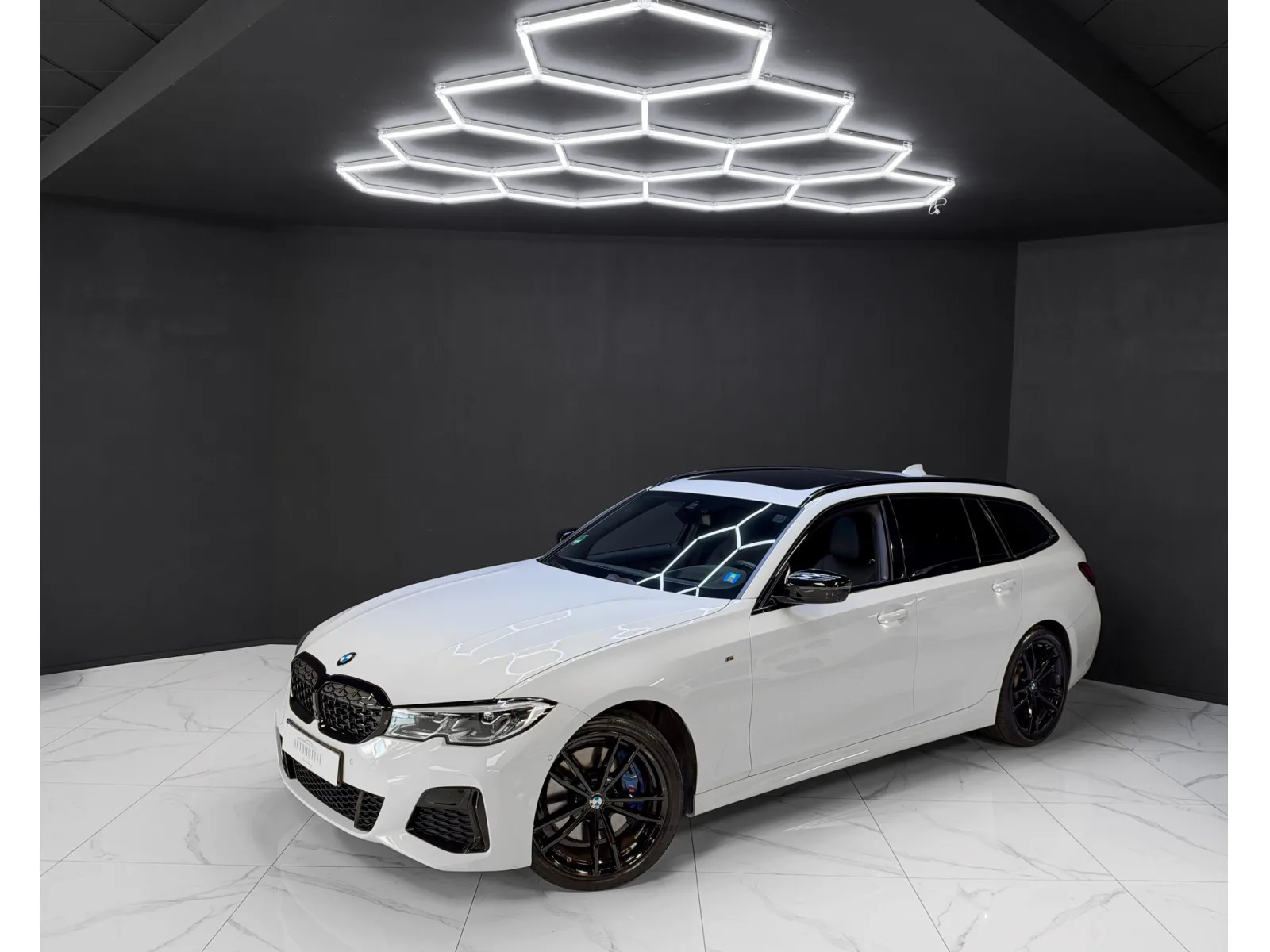 BMW M340d xDrive Touring - Photo 1