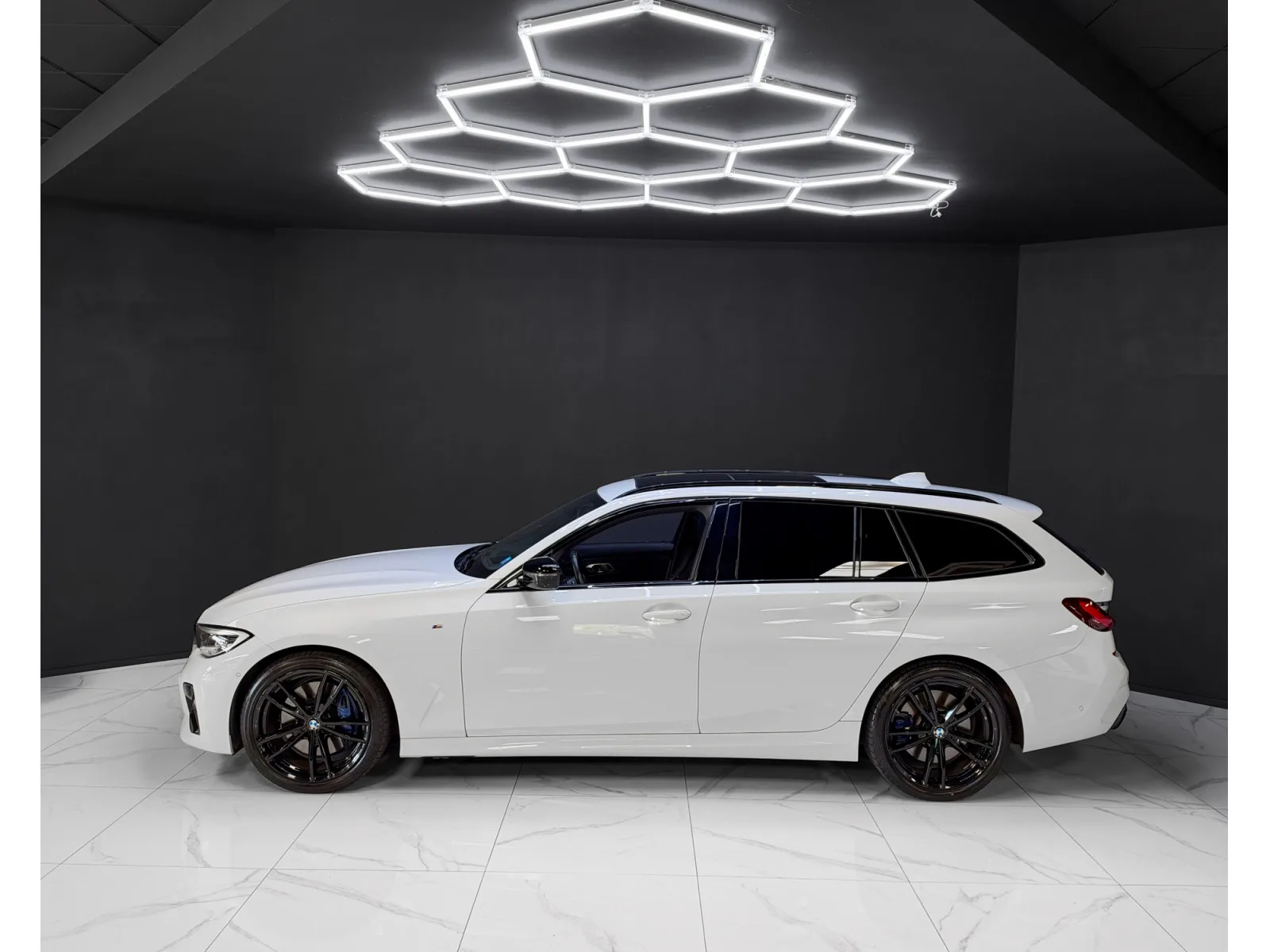BMW M340d xDrive Touring - Photo 1