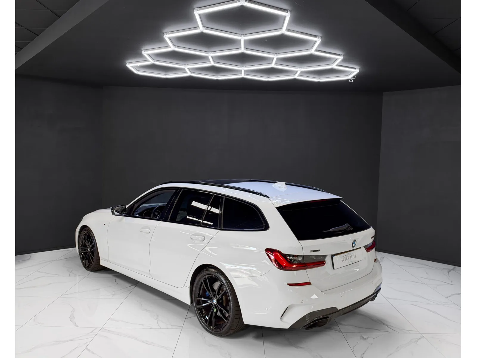BMW M340d xDrive Touring - Photo 1