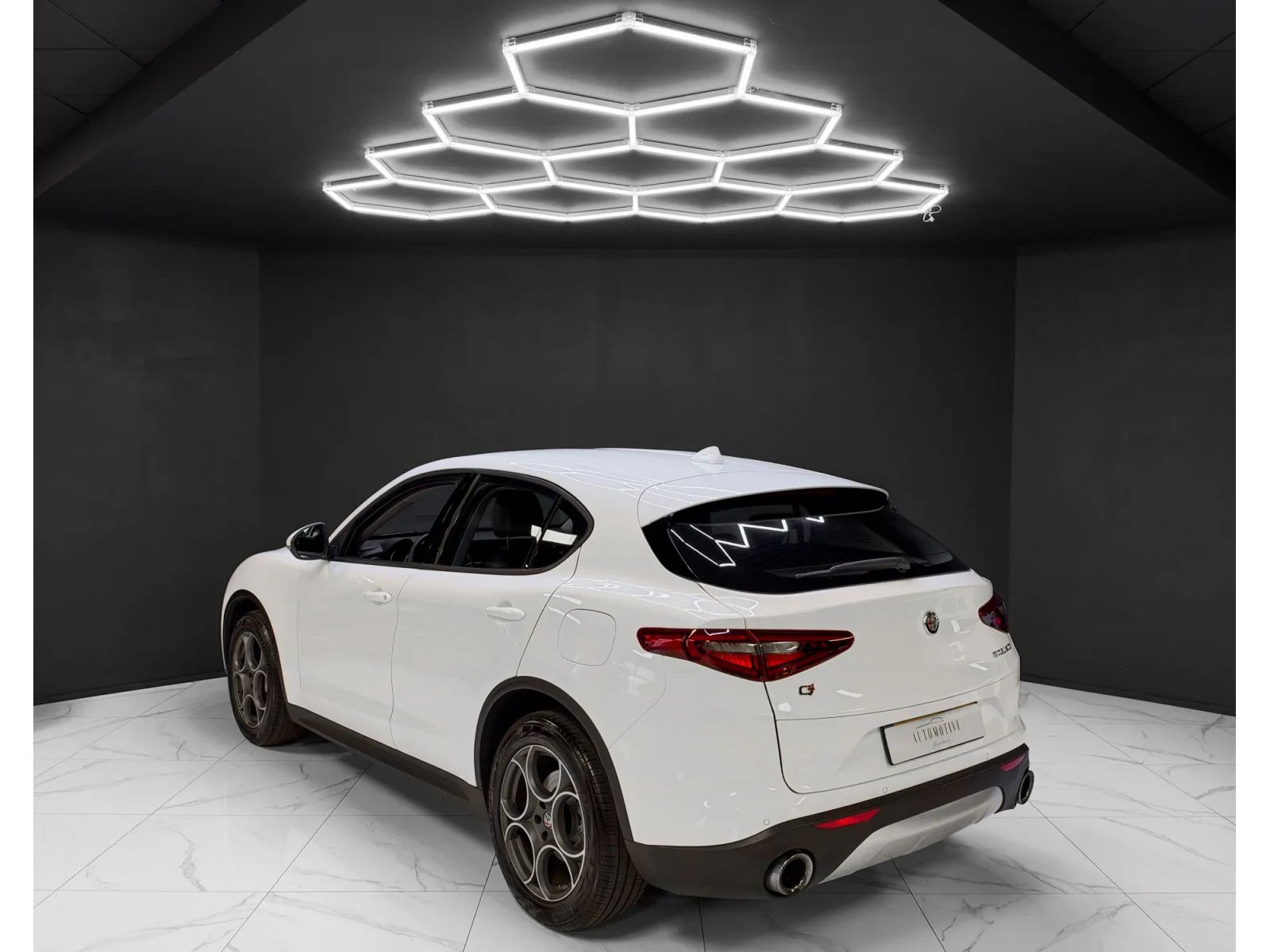 Alfa Romeo Stelvio Q4 2.0 Turbo AWD - Photo 1
