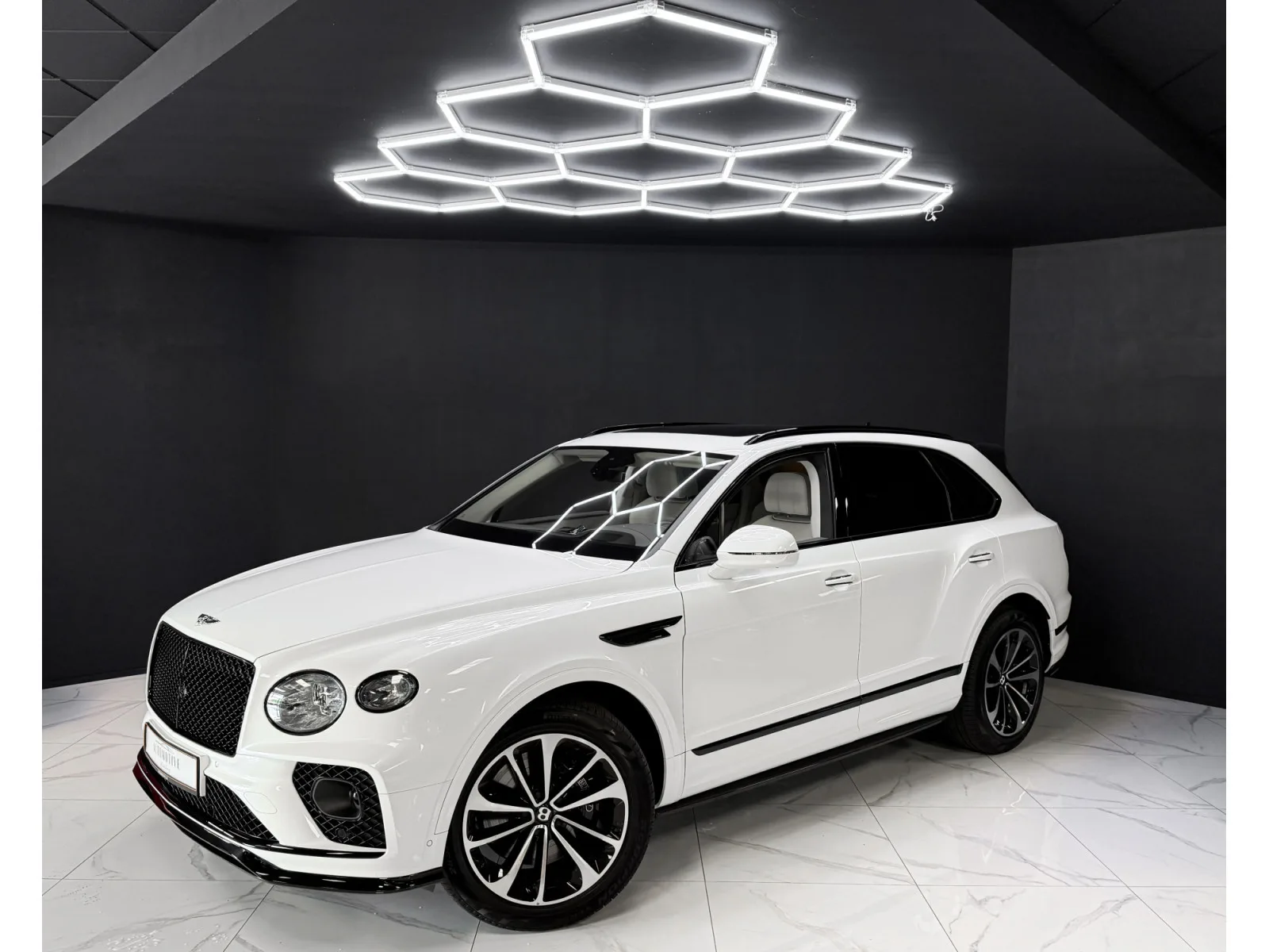 Bentley Bentayga 4.0 V8 S CARBON - Photo 1