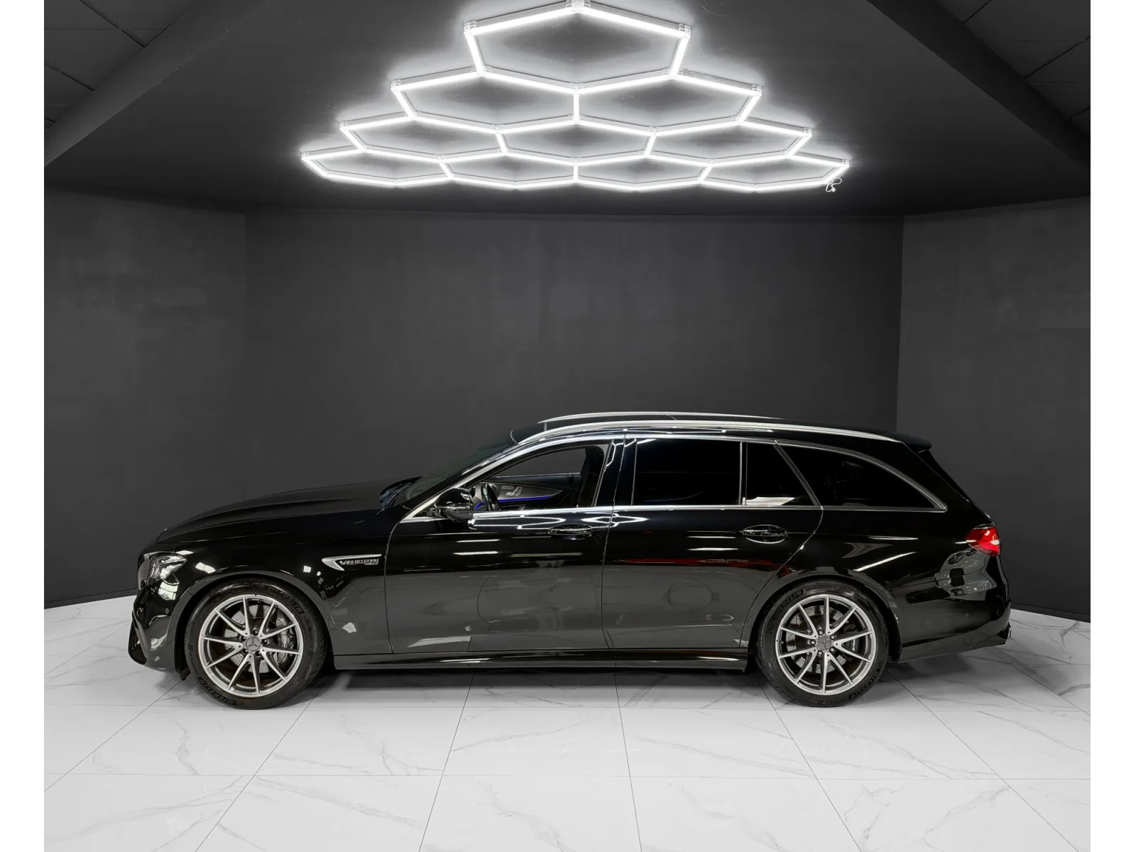 Mercedes-Benz E 63 AMG BURMESTER / MASSAGE / 360 / PANO / HEAD-UP - Photo 1