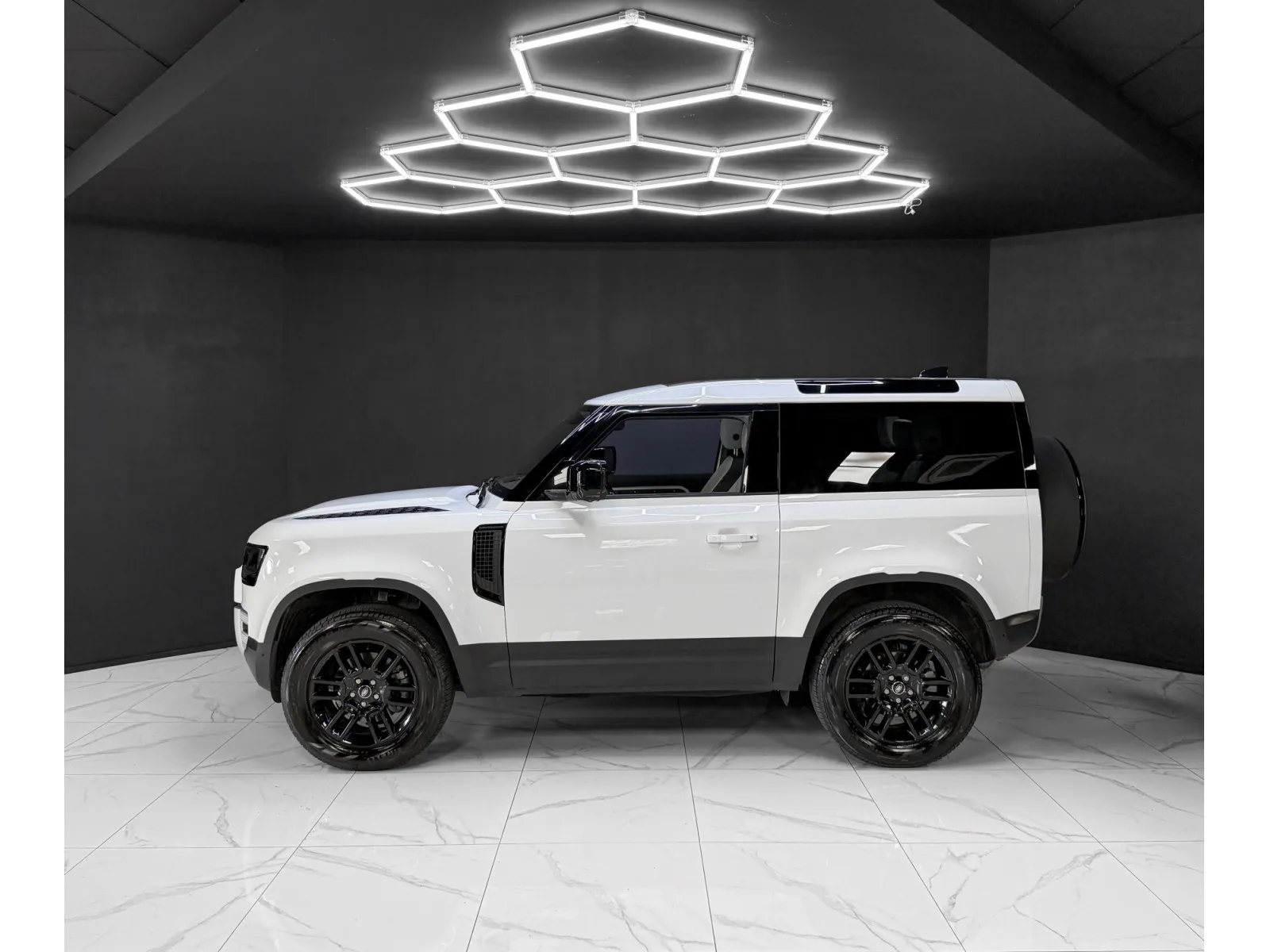 Land Rover Defender 90 D200 S WARRANTY 2030 - Photo 1