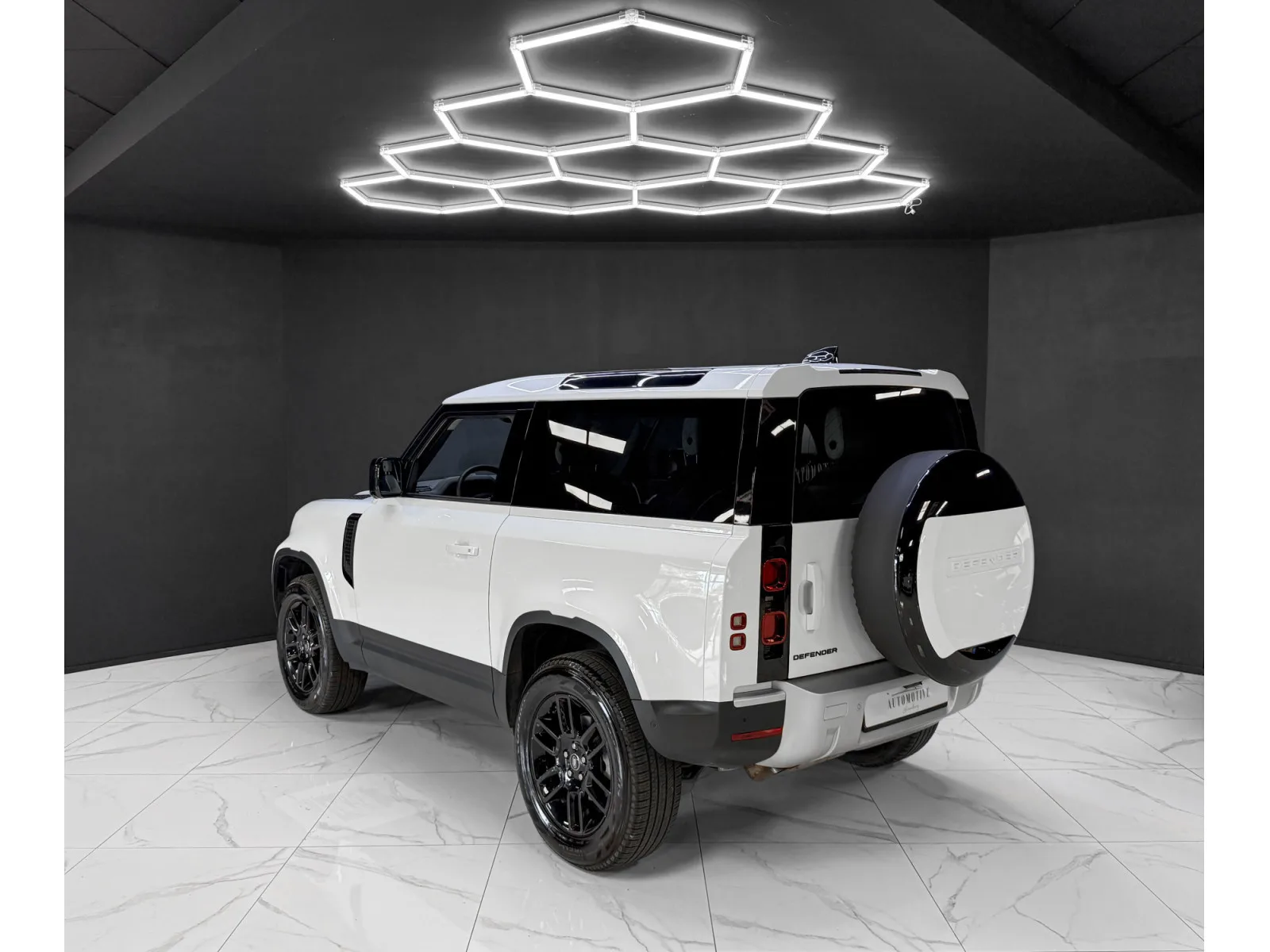 Land Rover Defender 90 D200 S WARRANTY 2030 - Photo 1