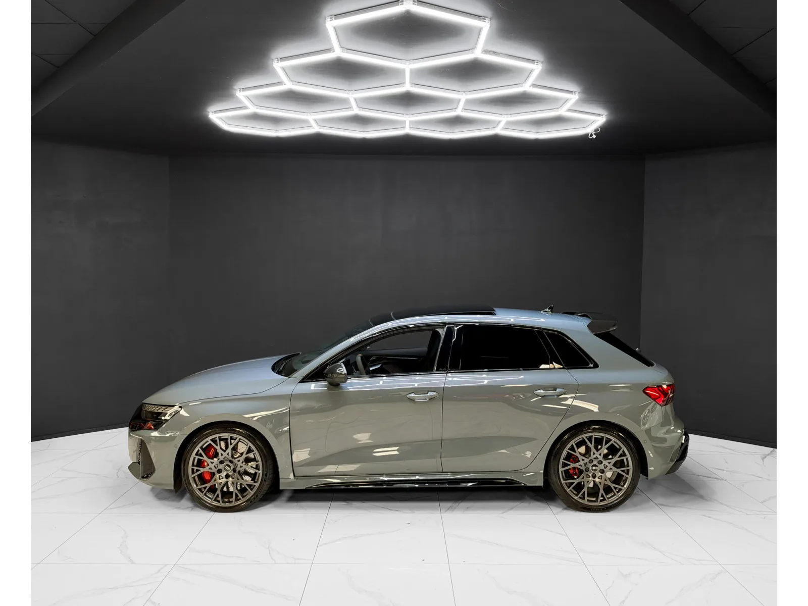 Audi RS3 Sportback / Carbon Seats / 360 / Sonos / Matrix - Photo 1